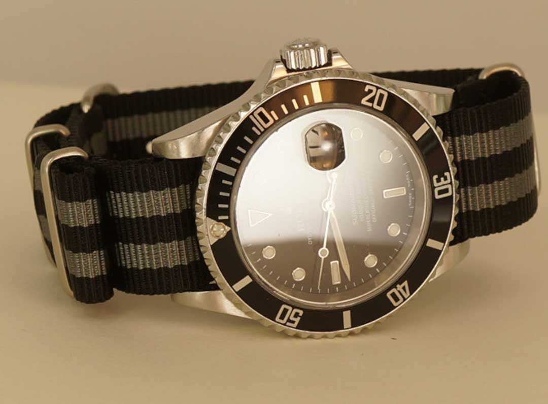 NATO Strap - textiles Uhrenarmband mit einer Uhr Rolex