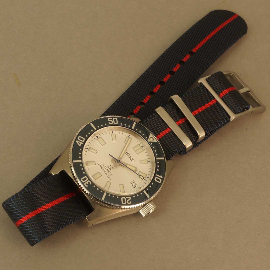 textiles Uhrenarmband mit mattierter Edelstahlschliesse