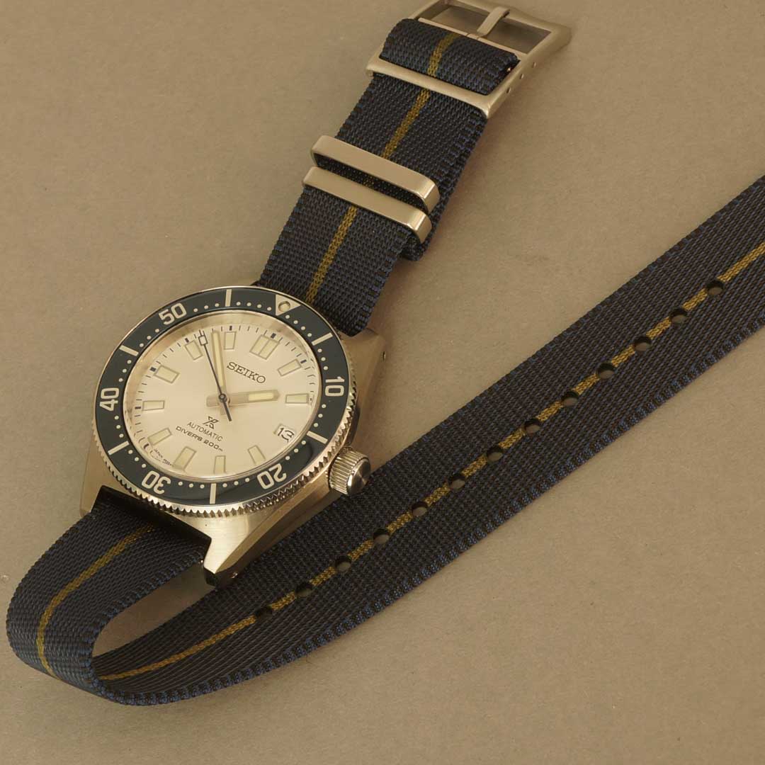 textiles Uhrenarmband mit mattierter Edelstahlschliesse